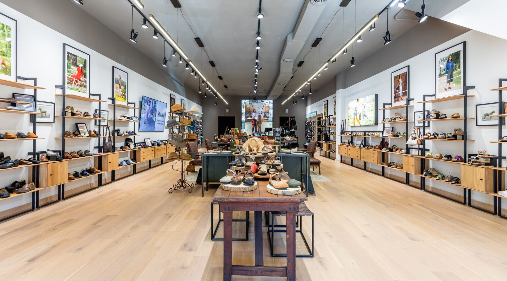 Dansko Retail Concept Store
