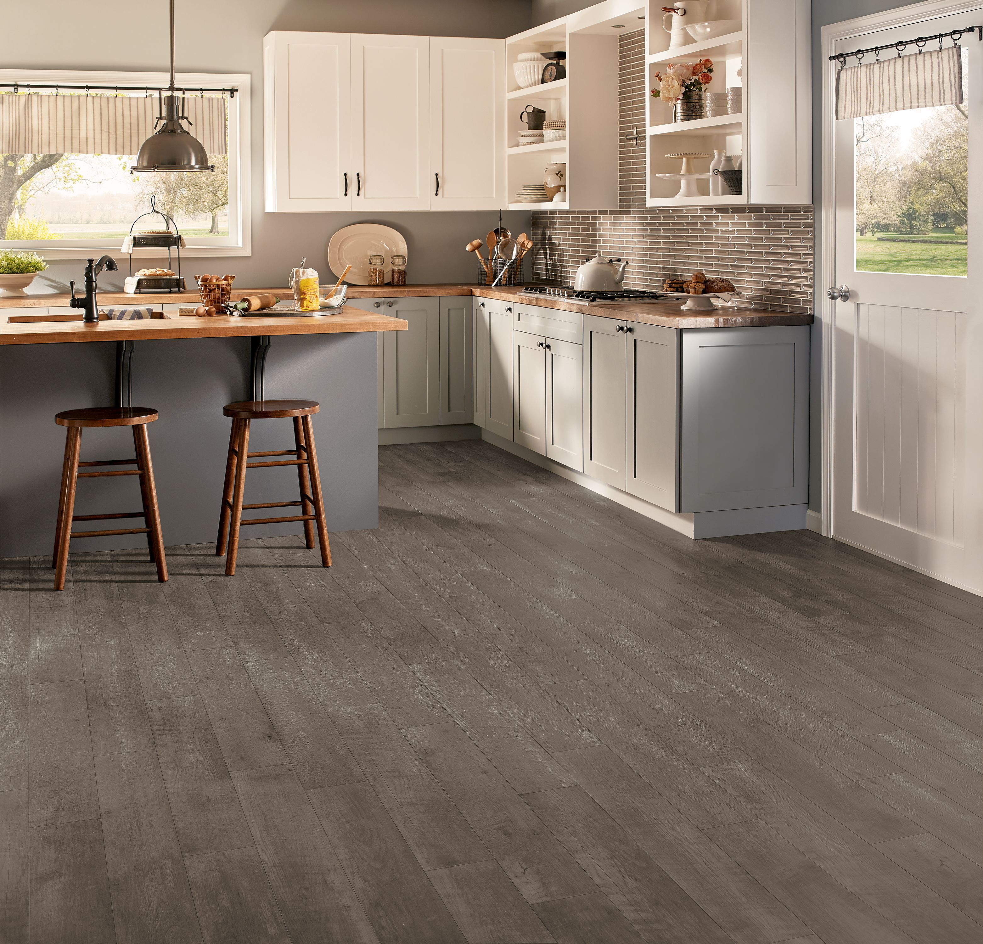 American Charm Silver Mist Luxury Vinyl Tile U7032